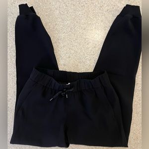 Lululemon jogger pants black size 4